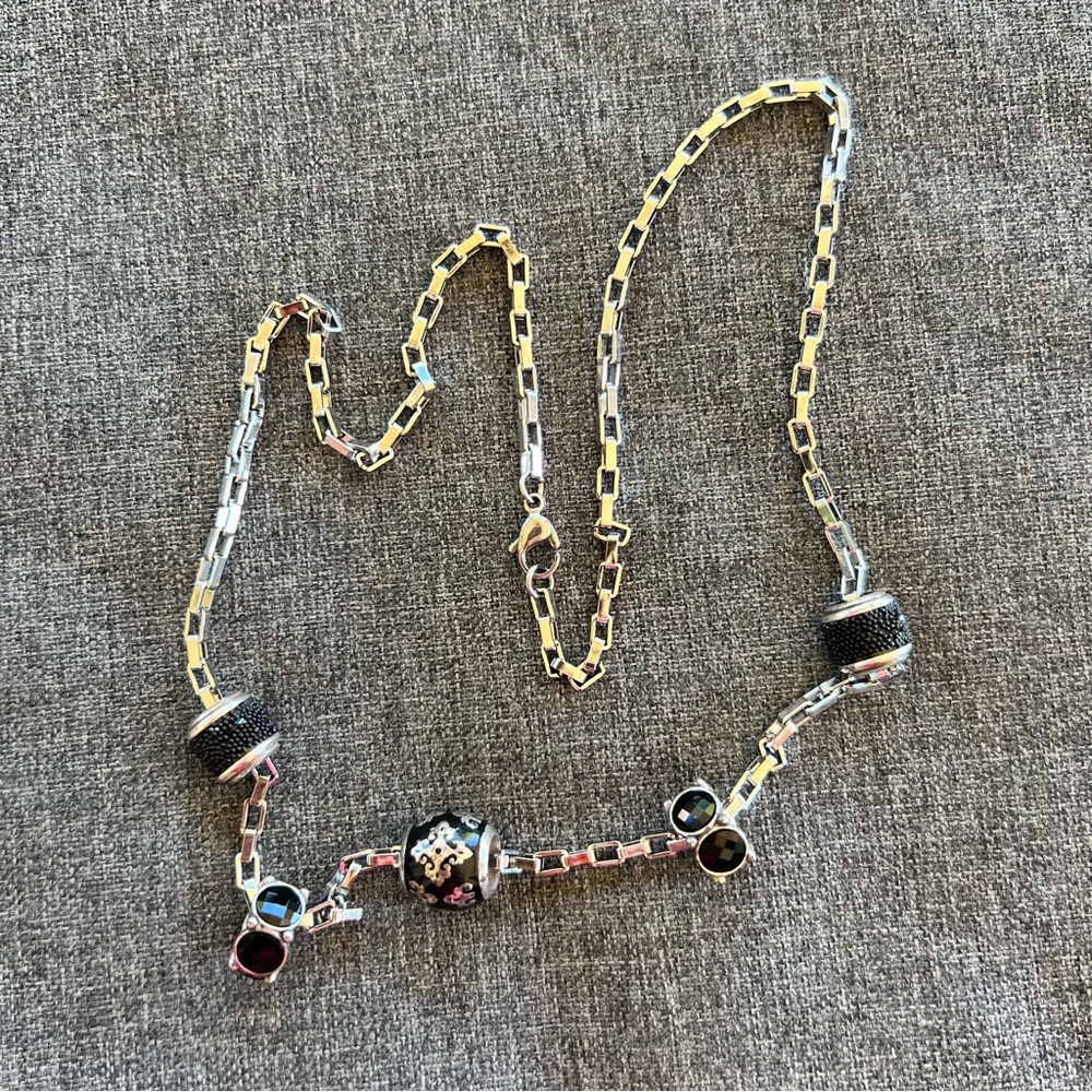 Silver Tone Chain With 5 Black And Silver Barrel Beads Charms 20”